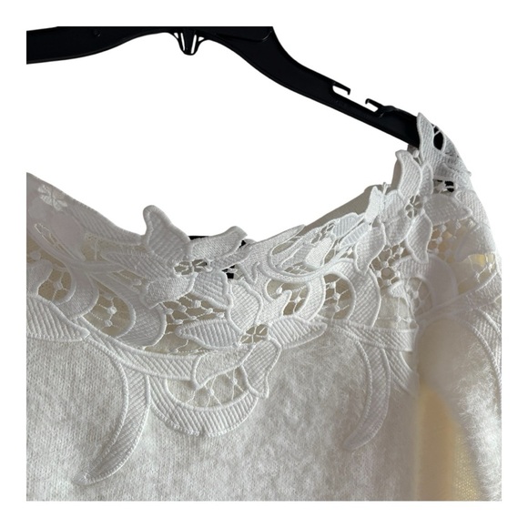 Boston Proper Cream/ White Lace Trim Plush Sweater Size Small - Picture 5 of 8